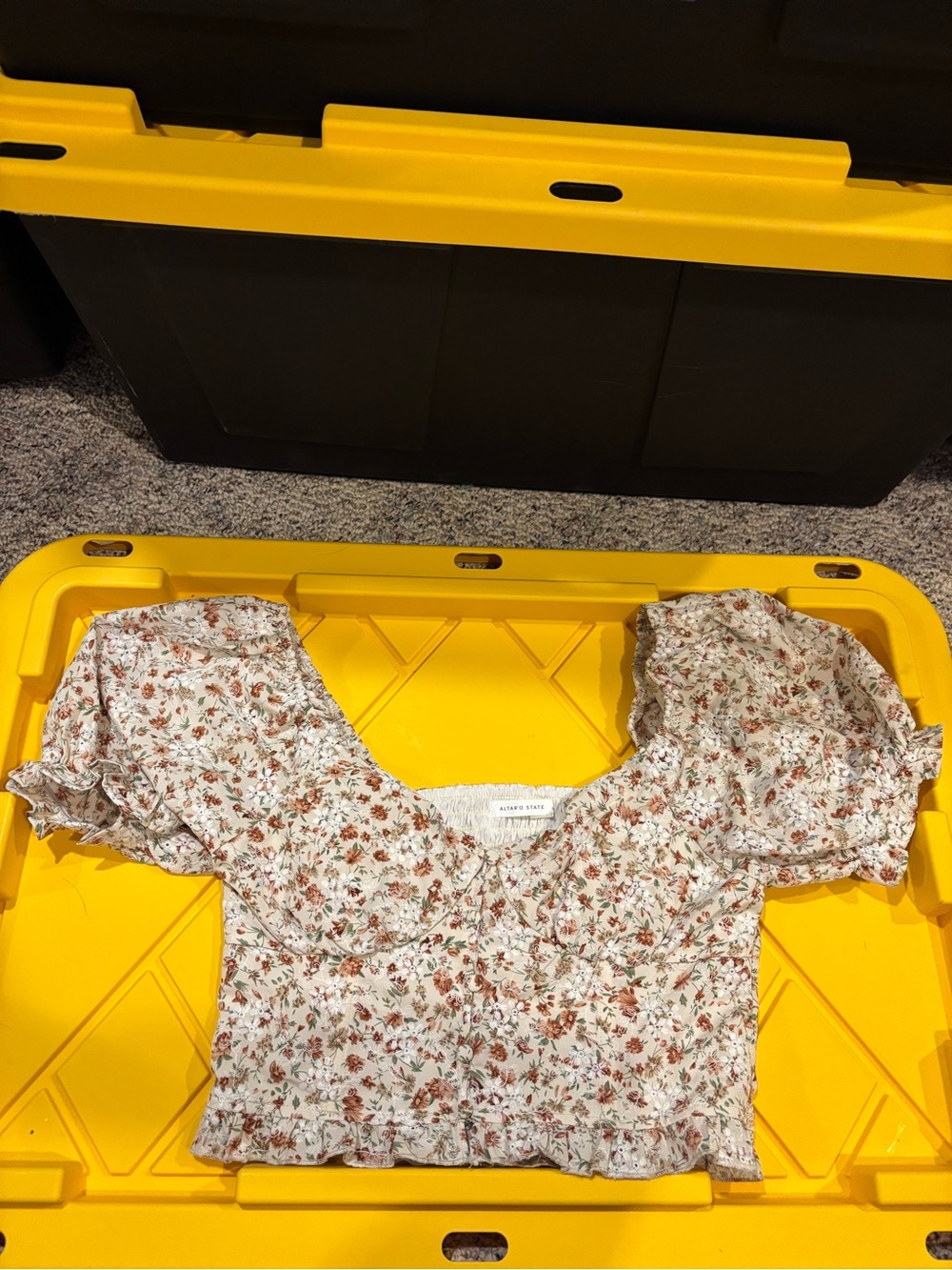 Altar’d State Floral Puff-Sleeve Crop Top